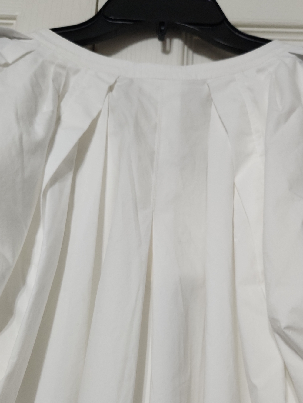 NWT A.L.C. Chloe Puff- Sleeve Top. Size 8 - Picture 10 of 13
